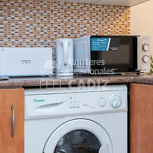 https://apartamento-muralla-del-populo-feel-cadiz.es-andalucia.com